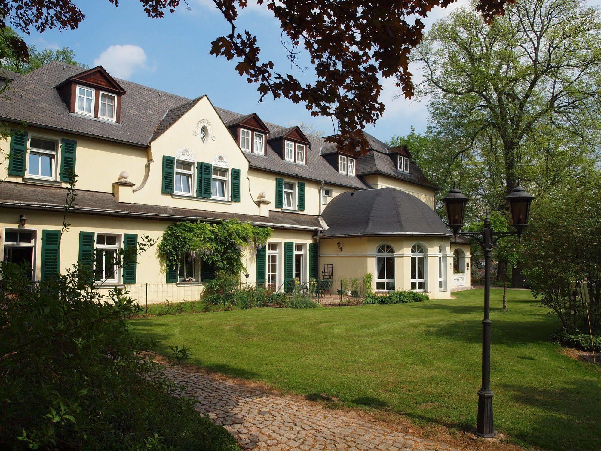 Hotel & Restaurant Bellevue Schmoelln Εξωτερικό φωτογραφία