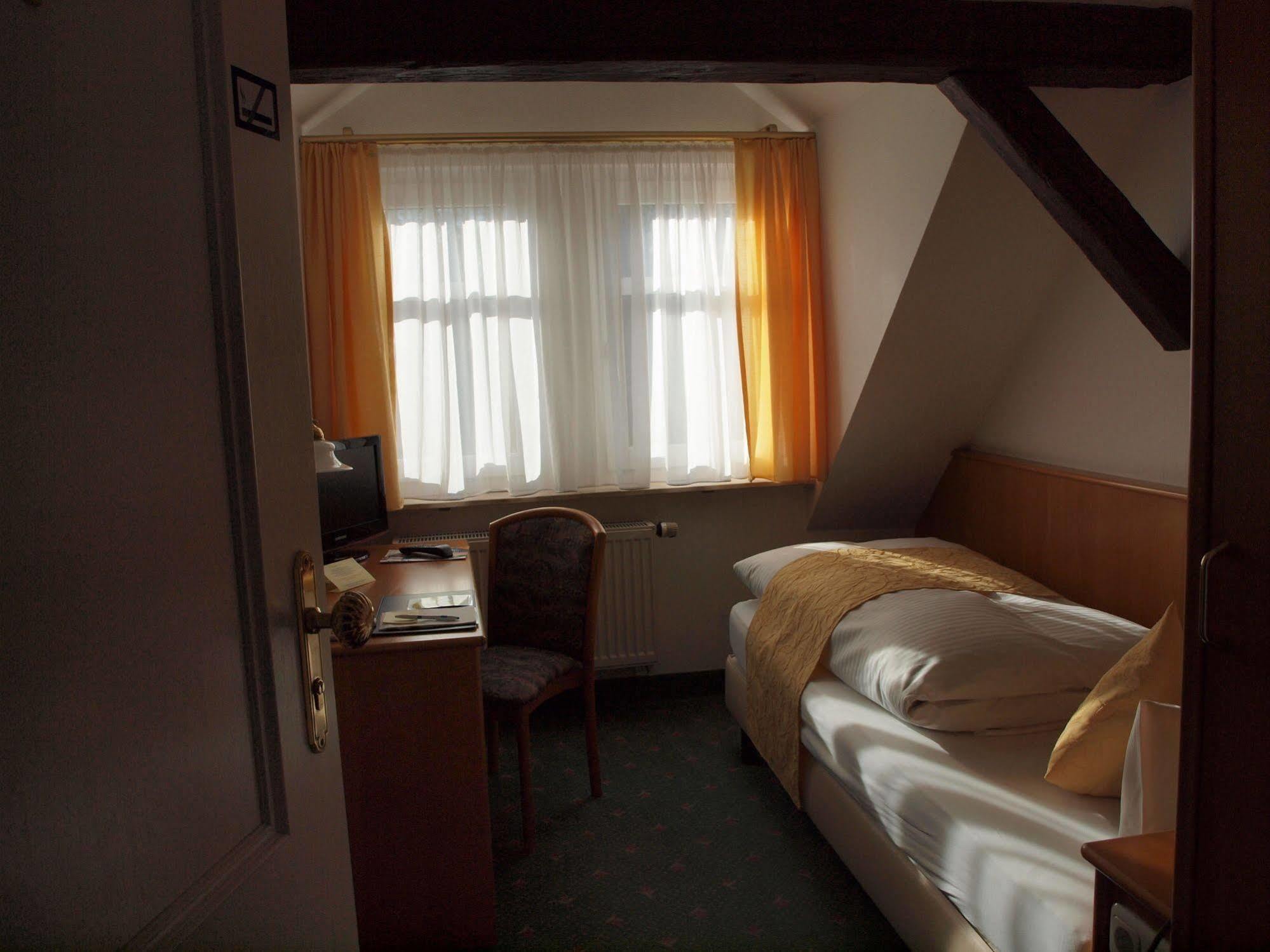 Hotel & Restaurant Bellevue Schmoelln Εξωτερικό φωτογραφία
