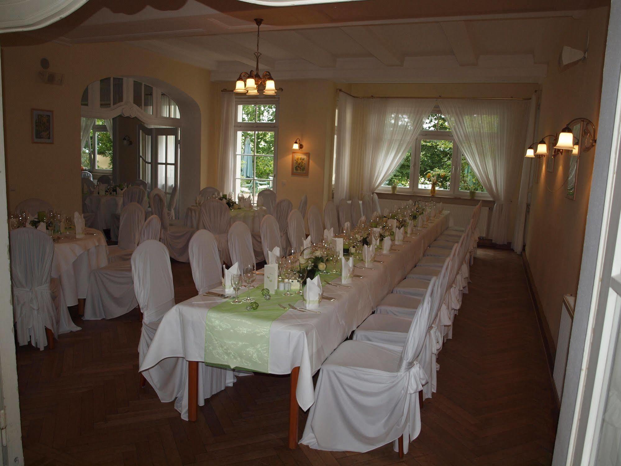 Hotel & Restaurant Bellevue Schmoelln Εξωτερικό φωτογραφία