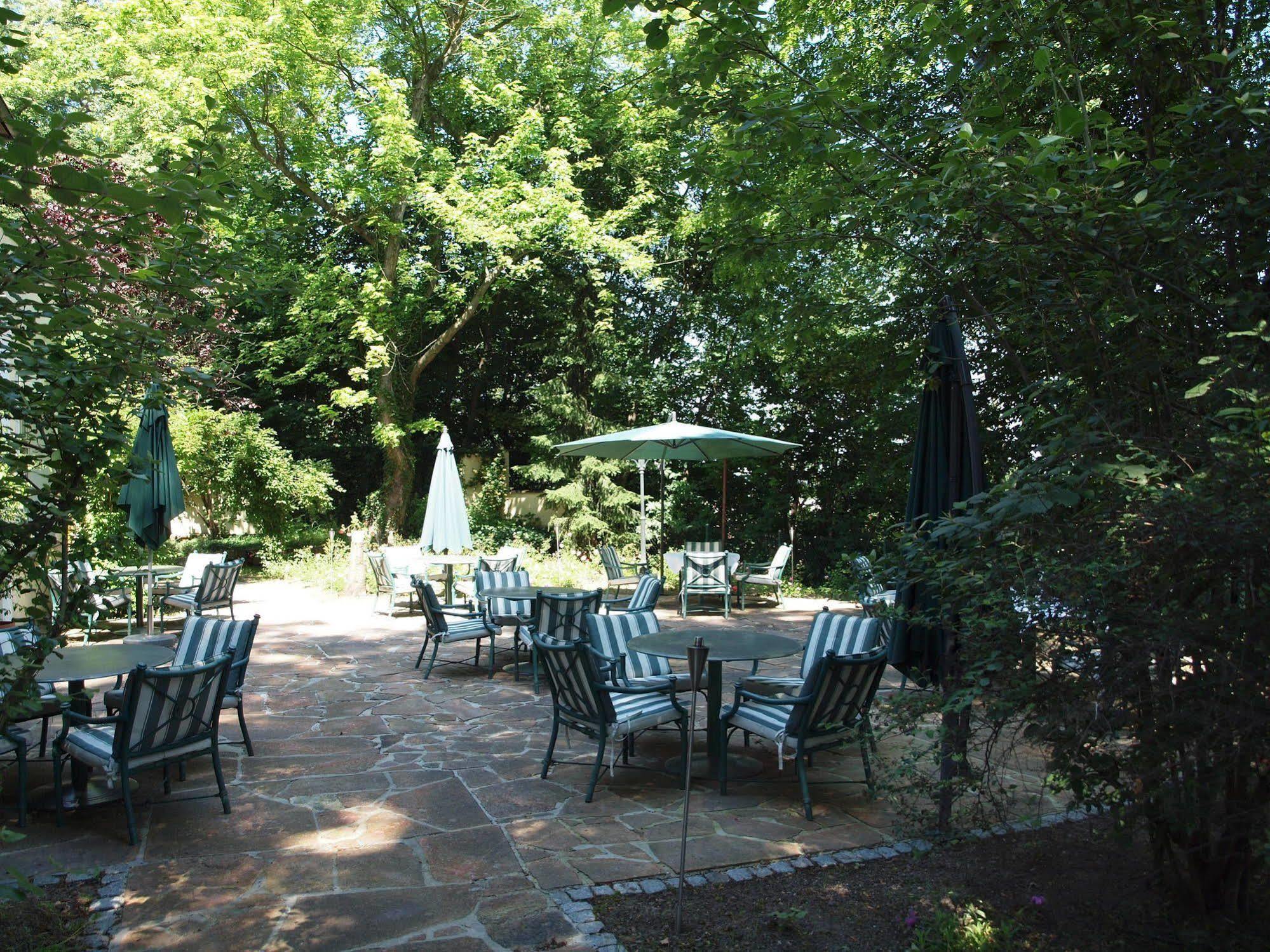 Hotel & Restaurant Bellevue Schmoelln Εξωτερικό φωτογραφία