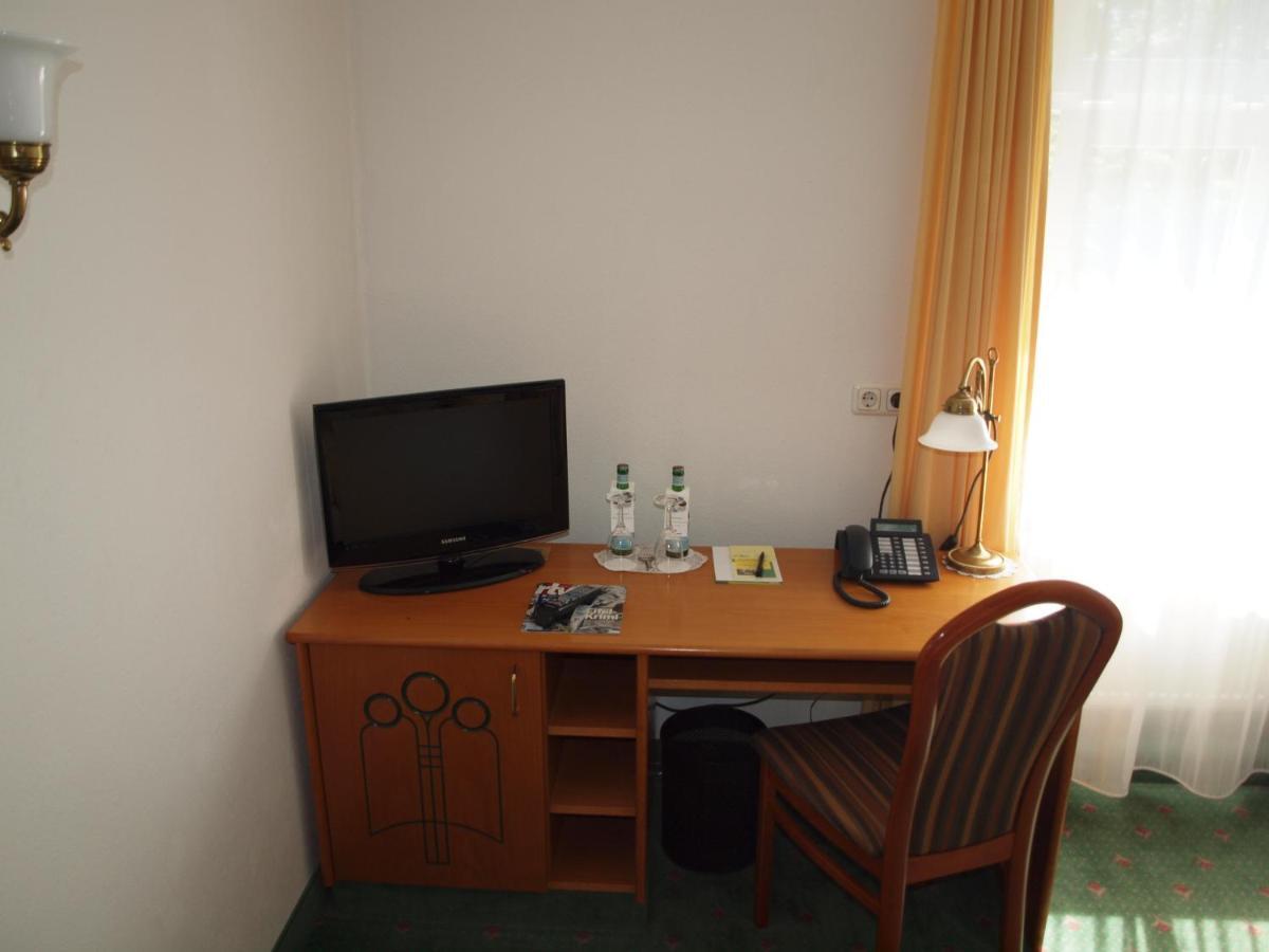 Hotel & Restaurant Bellevue Schmoelln Εξωτερικό φωτογραφία